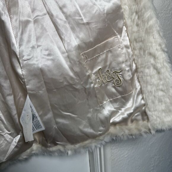 Abercrombie & Fitch Women’s White Faux Fur Coat Size Medium Longline Jacket - Picture 7 of 9